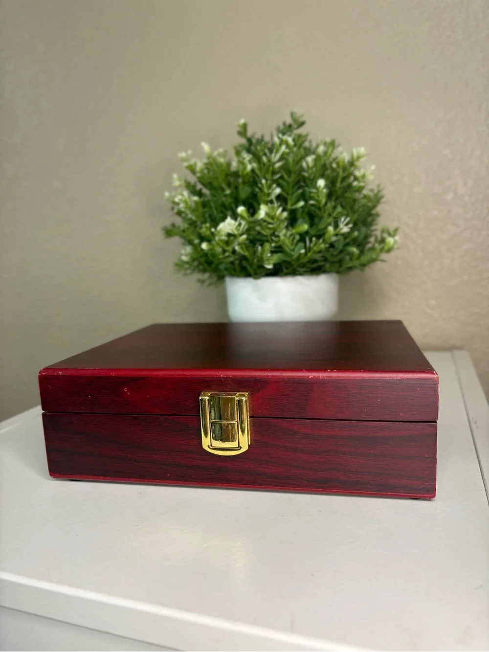 Vintage Wooden Keepsake Box Mahogany Jewelry Storage Chest Velvet Lined